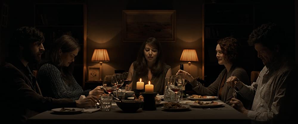 ホール・イン・ザ・グラウンドの画像