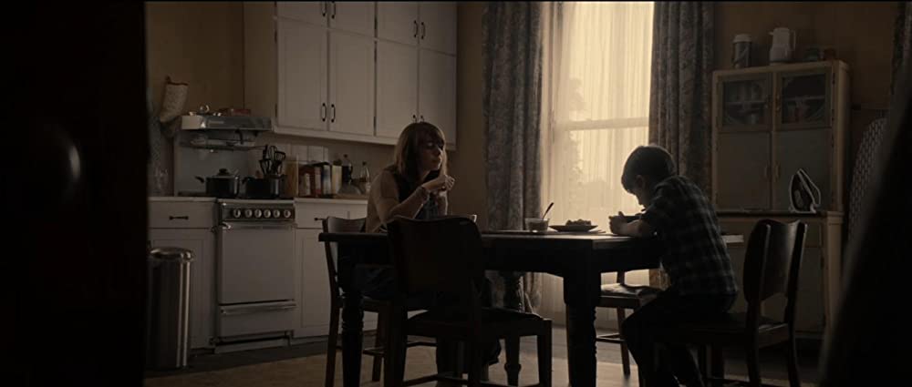 ホール・イン・ザ・グラウンドの画像