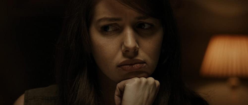 ホール・イン・ザ・グラウンドの画像