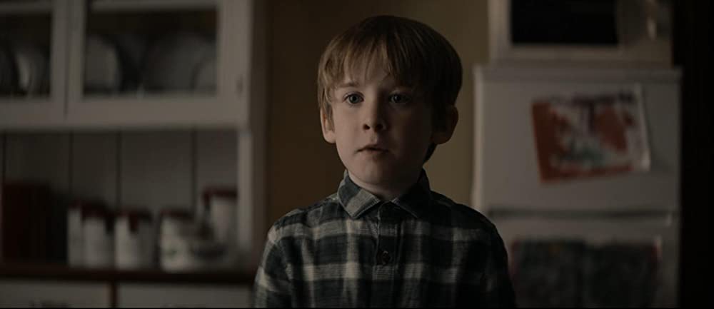 ホール・イン・ザ・グラウンドの画像