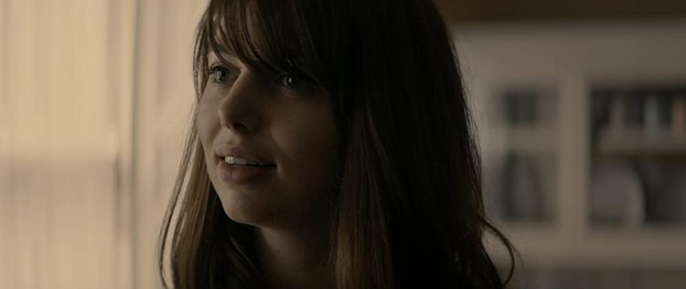 ホール・イン・ザ・グラウンドの画像