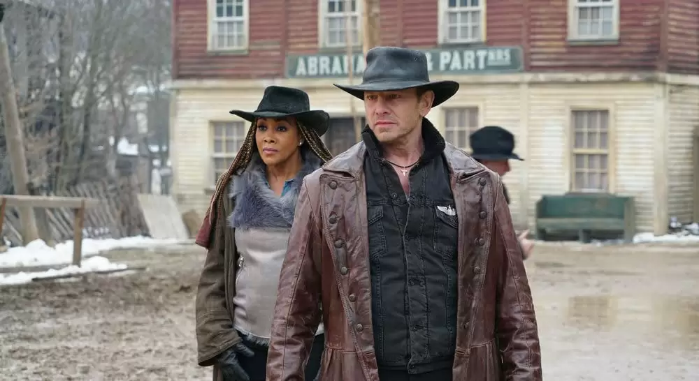 「シャークネード ラスト・チェーンソー 4DX」ビビカ・A・フォックス & アイアン・ジーリングの画像