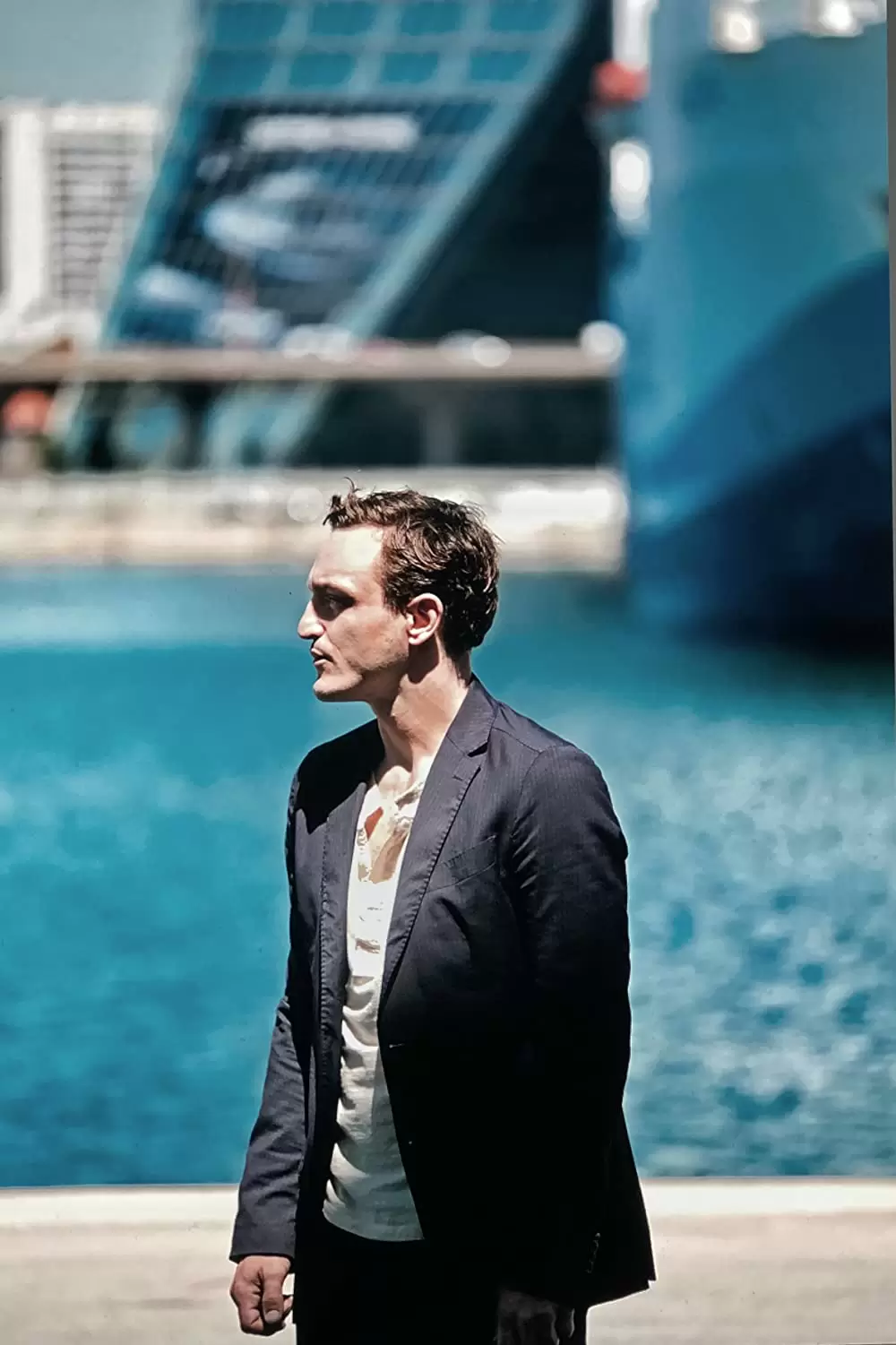 未来を乗り換えた男の画像