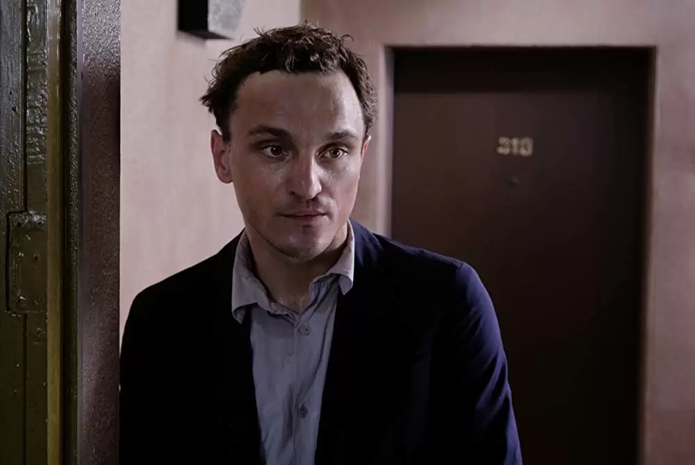 未来を乗り換えた男の画像