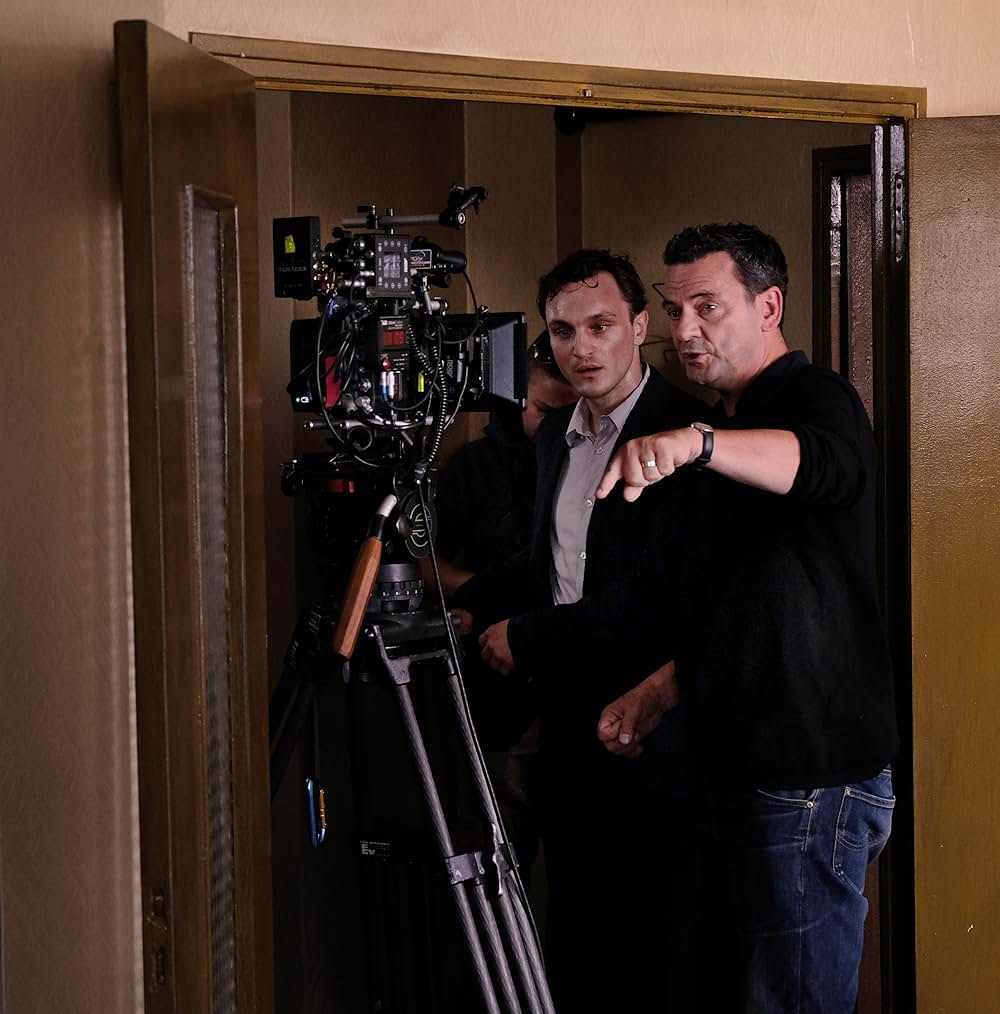 未来を乗り換えた男の画像