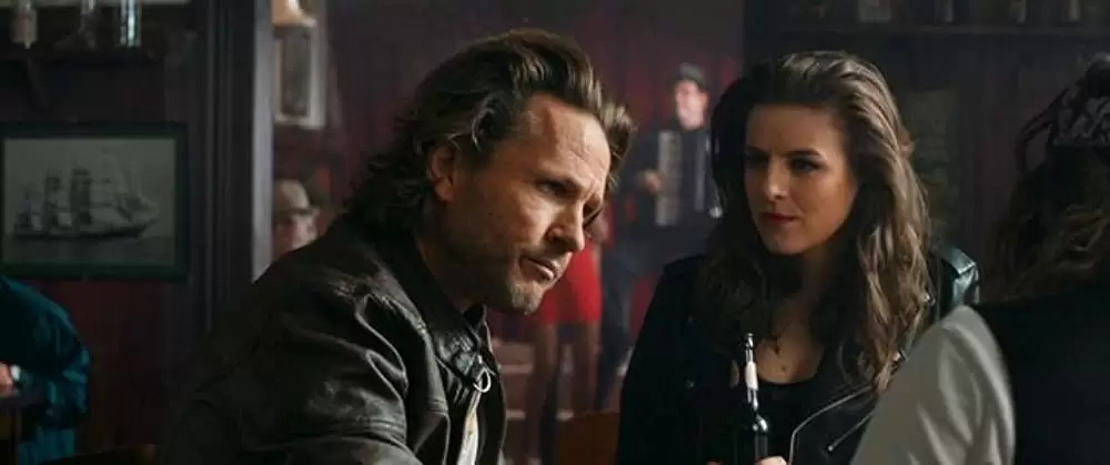 「ガン シャイ」マーティン・ディングル・ウォール & Aisling Loftusの画像