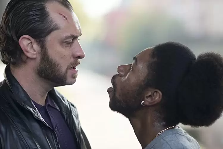 「ドム・ヘミングウェイ」ジュード・ロウ & ジャメイン・ハンターの画像