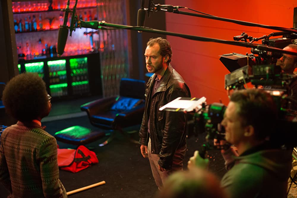 ドム・ヘミングウェイの画像