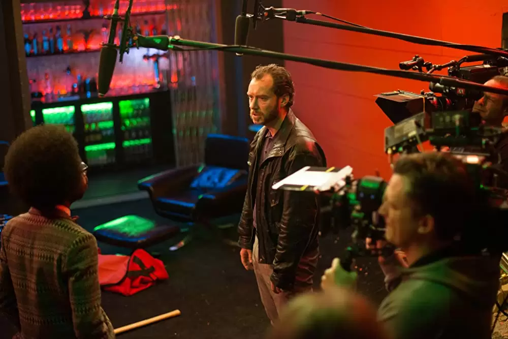 「ドム・ヘミングウェイ」ジュード・ロウ & ジャメイン・ハンターの画像