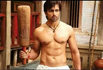 「ダバング 大胆不敵」ソーヌー・スードの画像