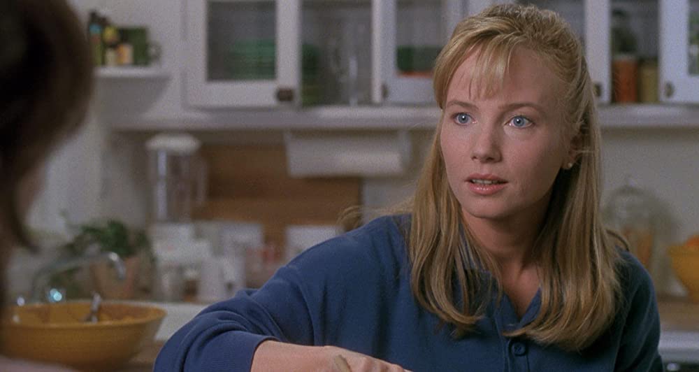 ゆりかごを揺らす手の画像