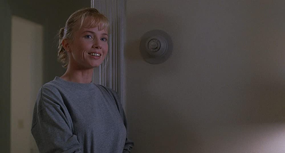 ゆりかごを揺らす手の画像