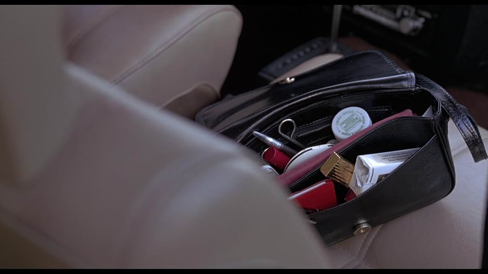 ゆりかごを揺らす手の画像