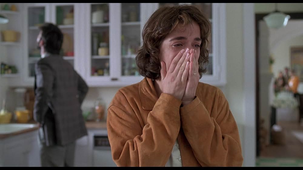 ゆりかごを揺らす手の画像