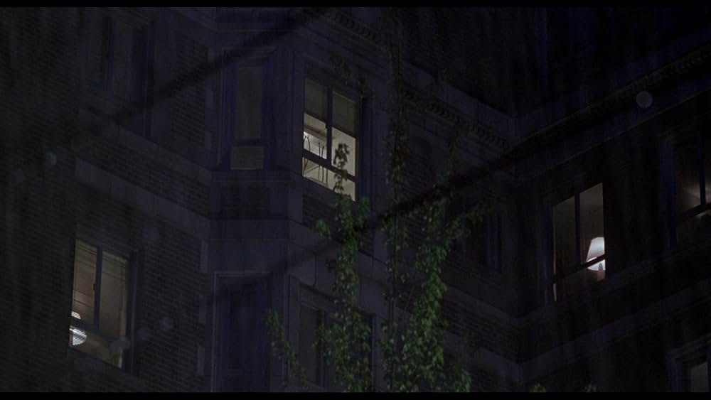 ゆりかごを揺らす手の画像