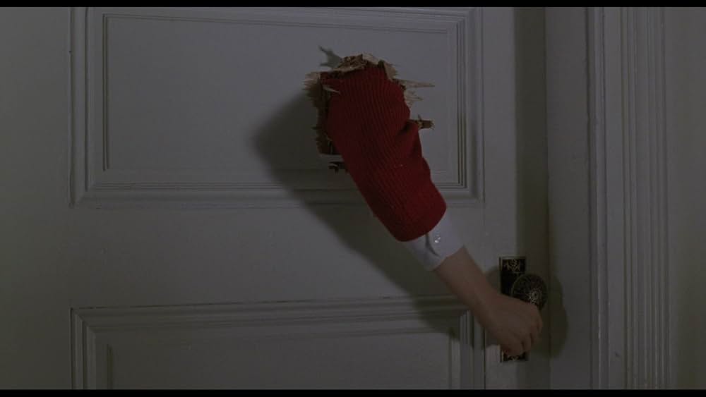 ゆりかごを揺らす手の画像