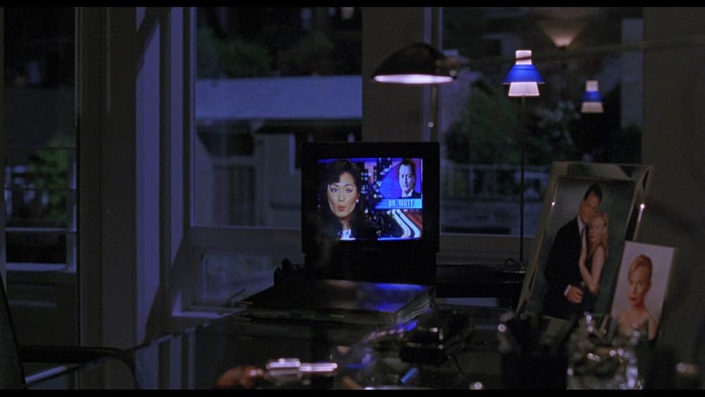 ゆりかごを揺らす手の画像