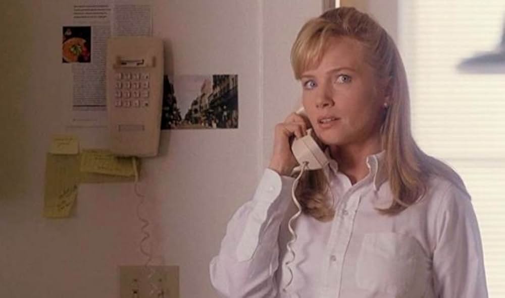 ゆりかごを揺らす手の画像