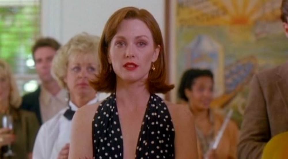 ゆりかごを揺らす手の画像