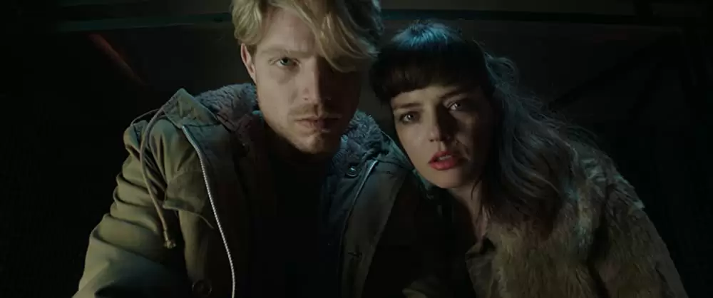 「エスケイプ・ゲーム」ロクサーヌ・メスキダ & チャーリー・パーマー・ロスウェルの画像