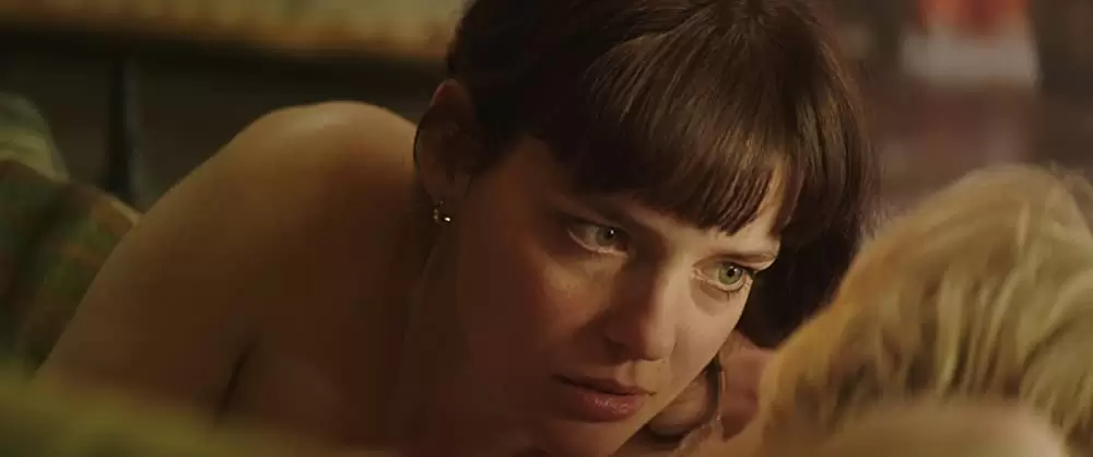 「エスケイプ・ゲーム」ロクサーヌ・メスキダ & チャーリー・パーマー・ロスウェルの画像