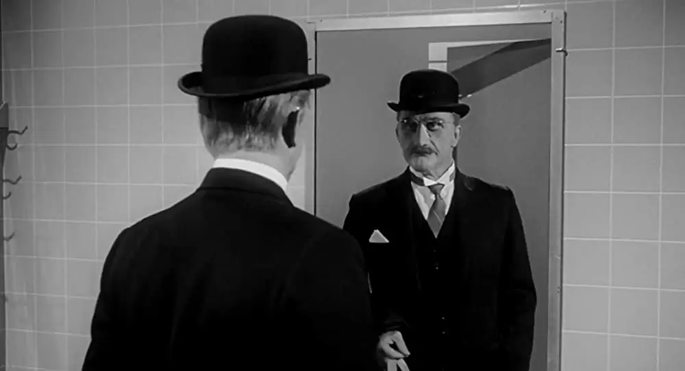 「秘密殺人計画書」カーク・ダグラスの画像