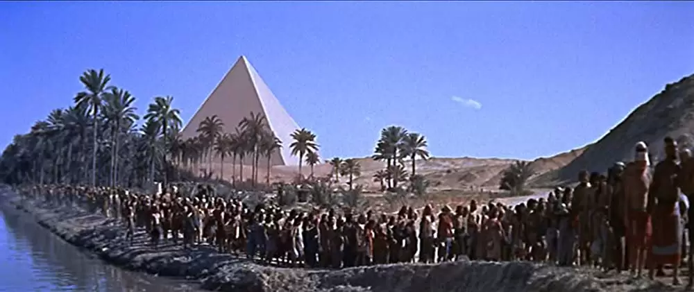 ピラミッドの画像