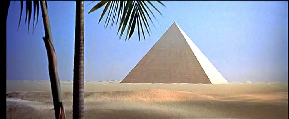 ピラミッドの画像