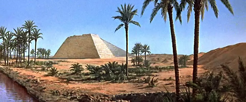 ピラミッドの画像