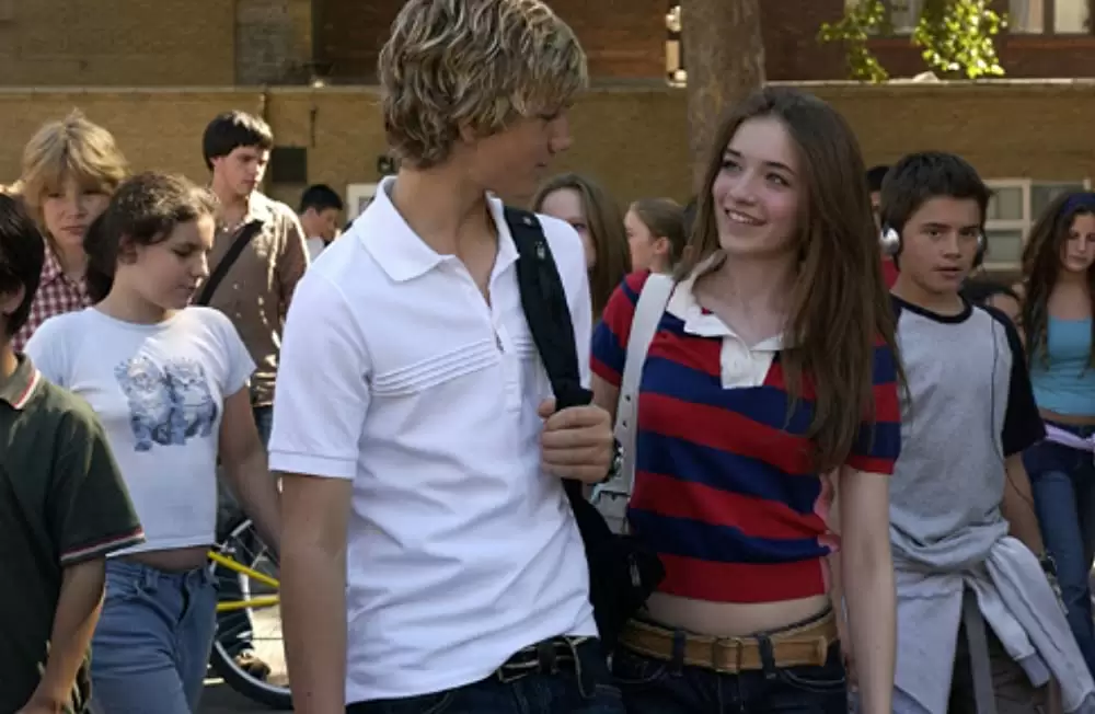 「アレックス・ライダー」サラ・ボルジャー & アレックス・ペティファーの画像