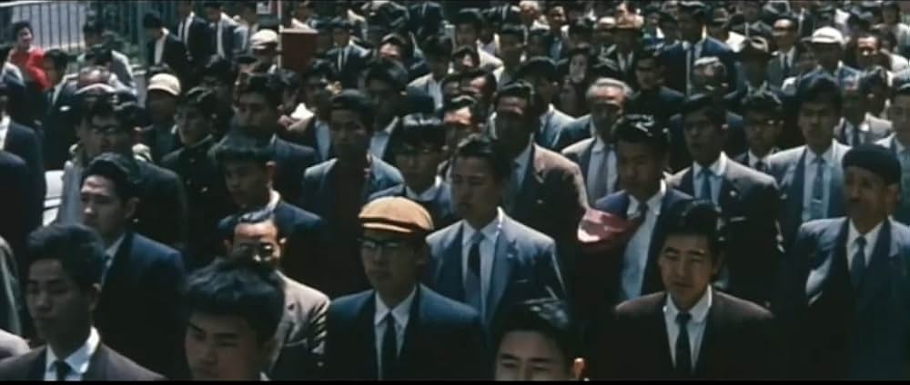 巨人と玩具の画像