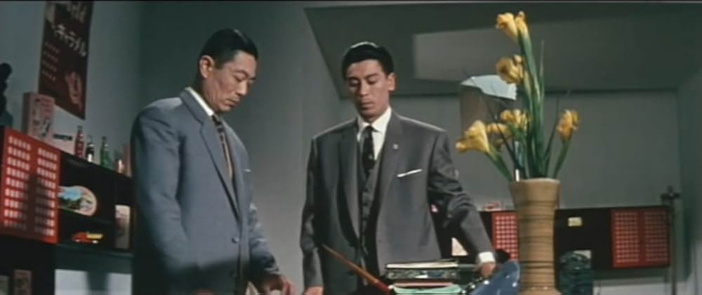 巨人と玩具の画像