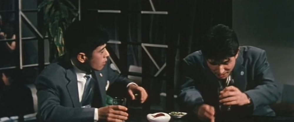 巨人と玩具の画像