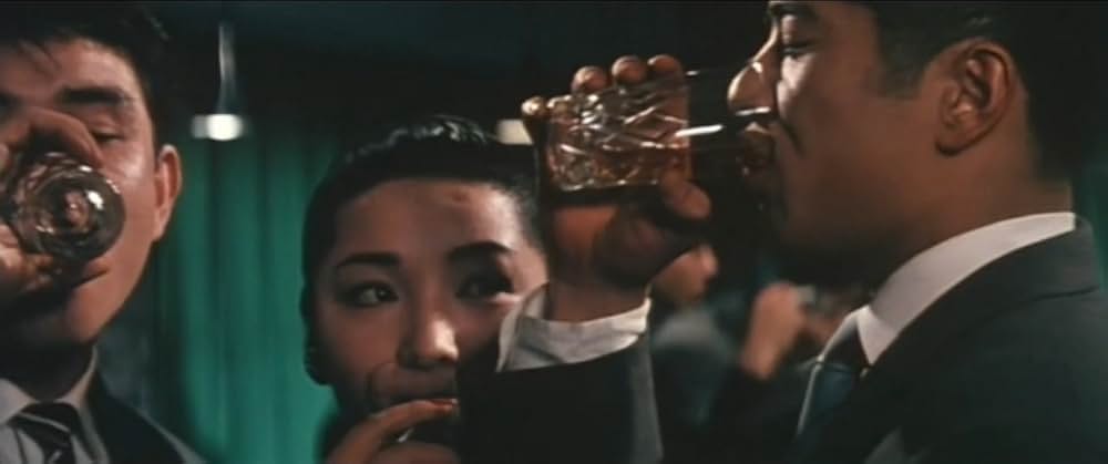 巨人と玩具の画像