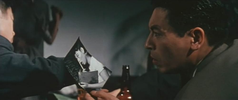 巨人と玩具の画像