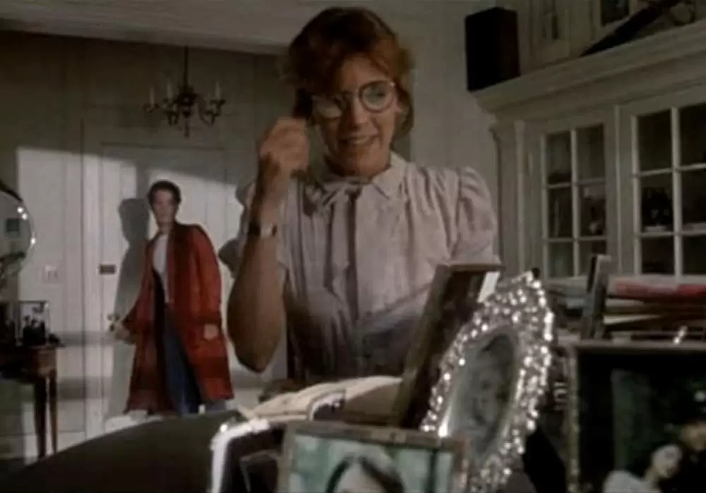 赤い靴をはいた男の子の画像