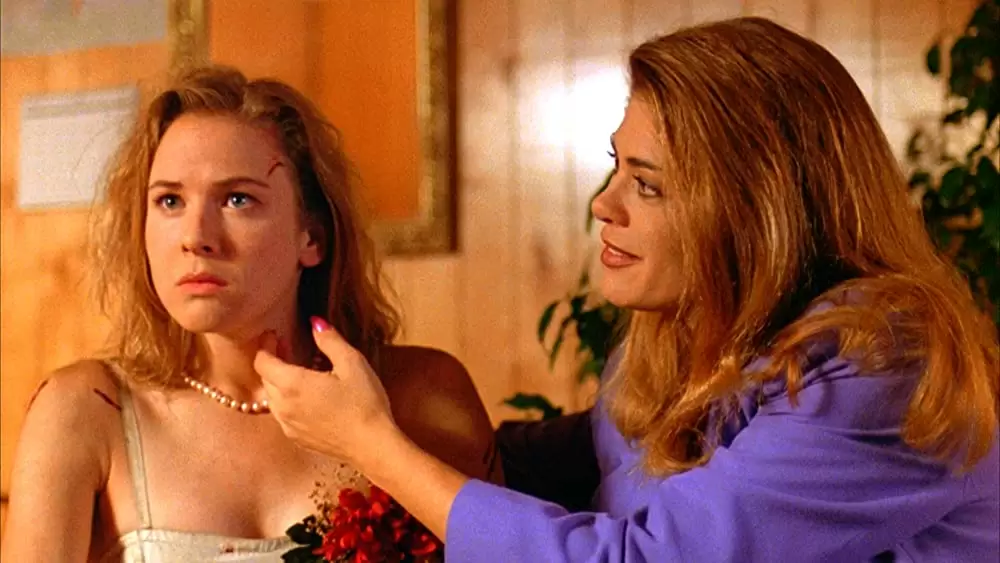 「悪魔のいけにえ／レジェンド・オブ・レザーフェイス」レニー・ゼルウィガー & Tonie Perenskyの画像