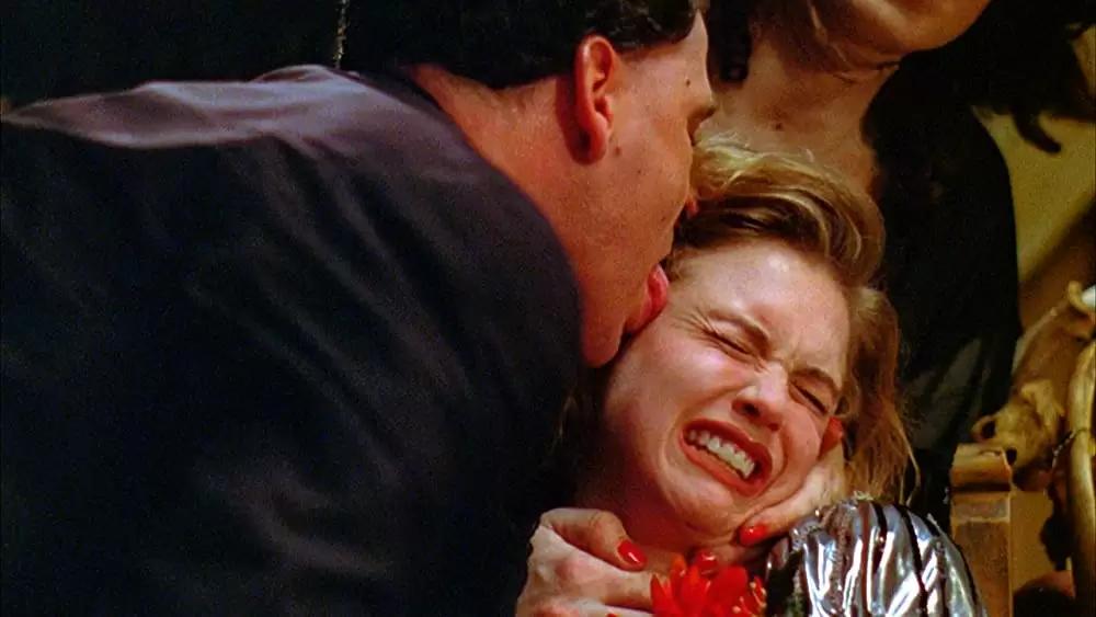 「悪魔のいけにえ／レジェンド・オブ・レザーフェイス」レニー・ゼルウィガー & Tonie Perenskyの画像