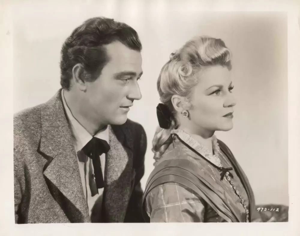 「暗黒の命令」ジョン・ウェイン & クレア・トレバーの画像