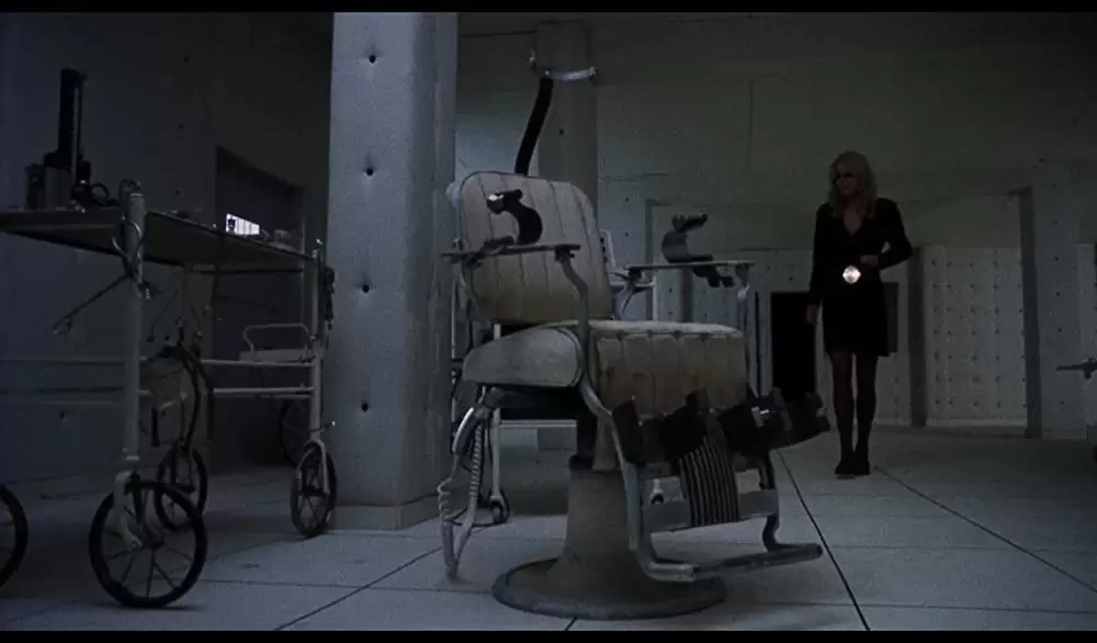 エドガー・アラン・ポー／早すぎた埋葬の画像