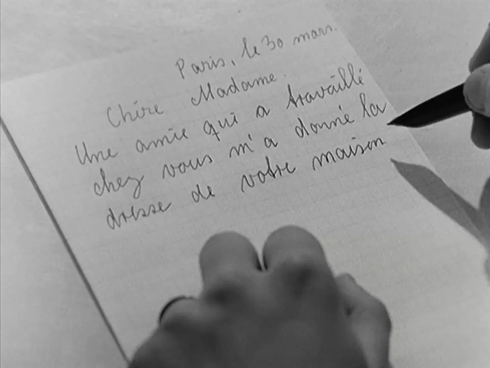 女と男のいる舗道の画像