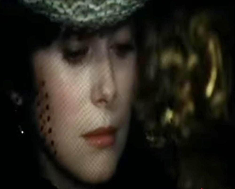 哀しみの伯爵夫人の画像