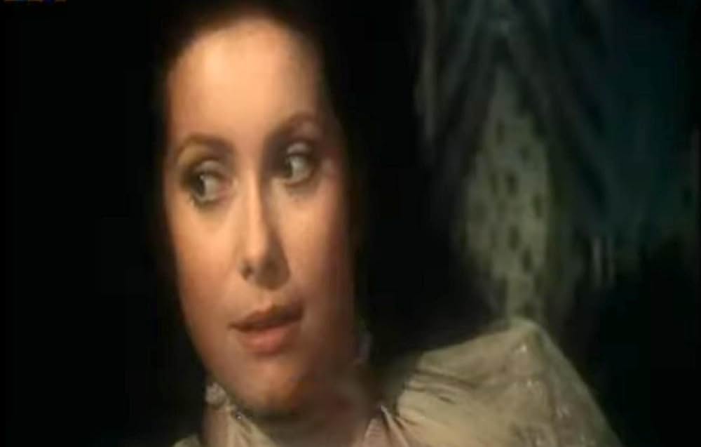 哀しみの伯爵夫人の画像