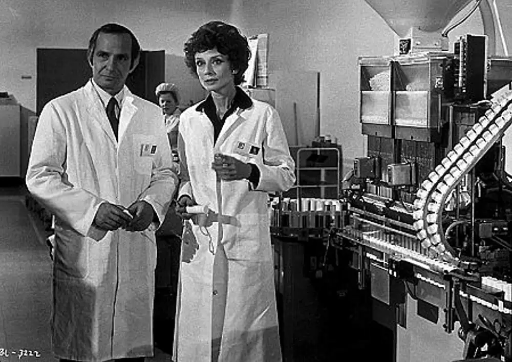 「華麗なる相続人」オードリー・ヘプバーン & ベン・ギャザラの画像