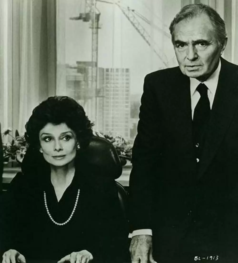 「華麗なる相続人」オードリー・ヘプバーン & ジェームズ・メイソンの画像