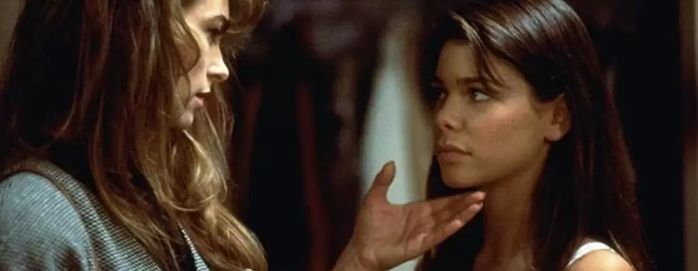 「キッス」ジョアンナ・パクラ & メレディス・サレンジャーの画像