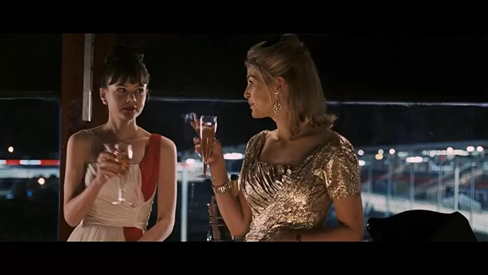 「17歳の肖像」ロザムンド・パイク & キャリー・マリガンの画像