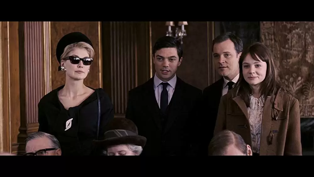 「17歳の肖像」ロザムンド・パイク & ピーター・サースガード & ドミニク・クーパー & キャリー・マリガンの画像