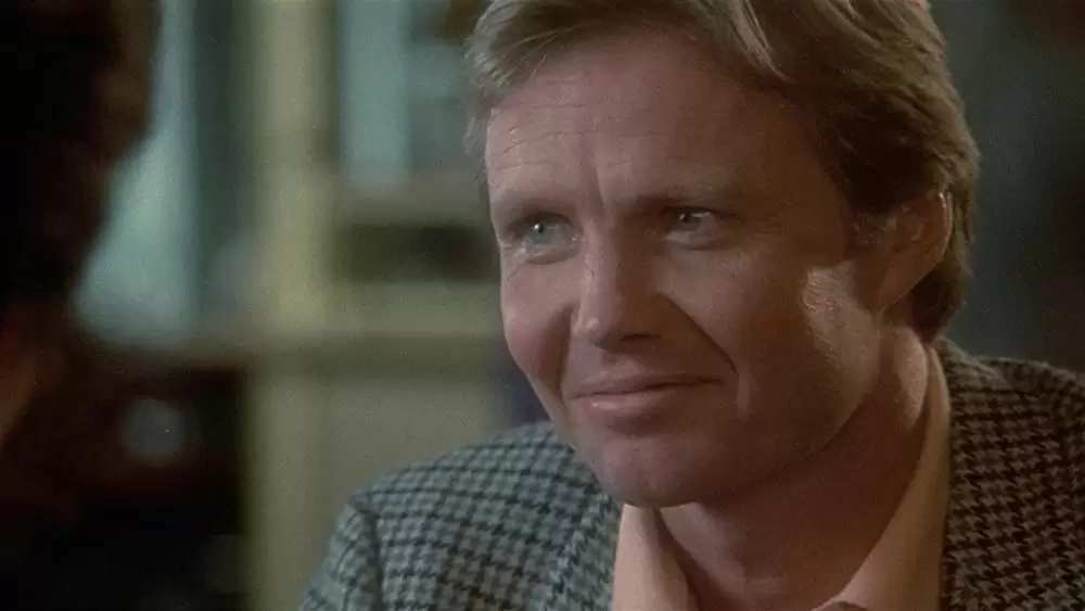 5人のテーブルの画像