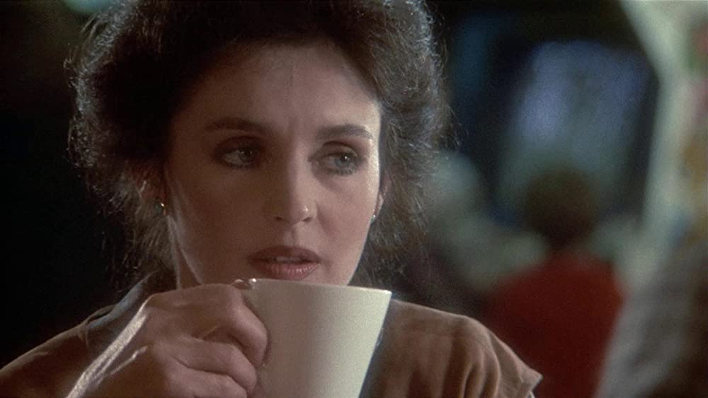 5人のテーブルの画像